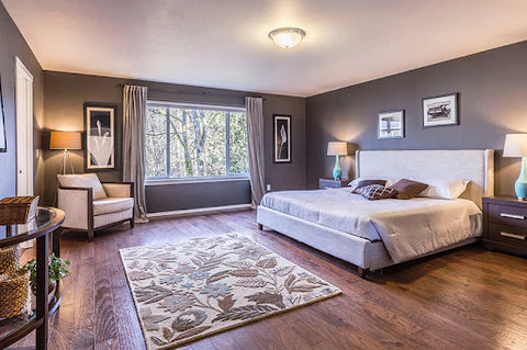 "Carpet vs. Hardwood: Which Flooring Option Is Right for You?"