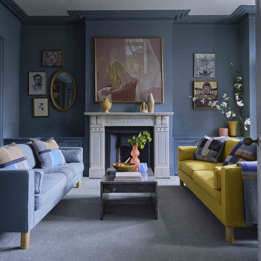 "A Simple Guide to Selecting the Perfect Carpet Color for Your Room"